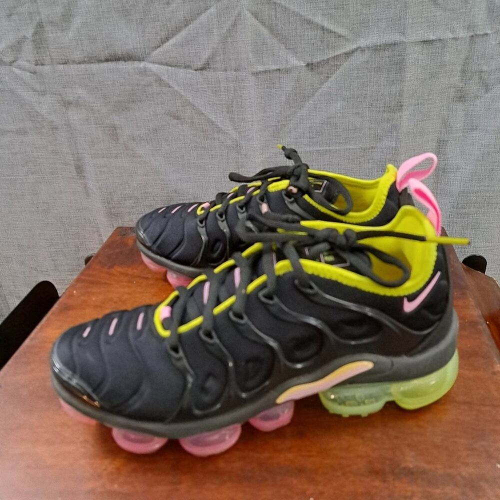 % Nike Air VaporMax Plus 'Pink Rise' Women Sz 7 Black Yellow / A 34